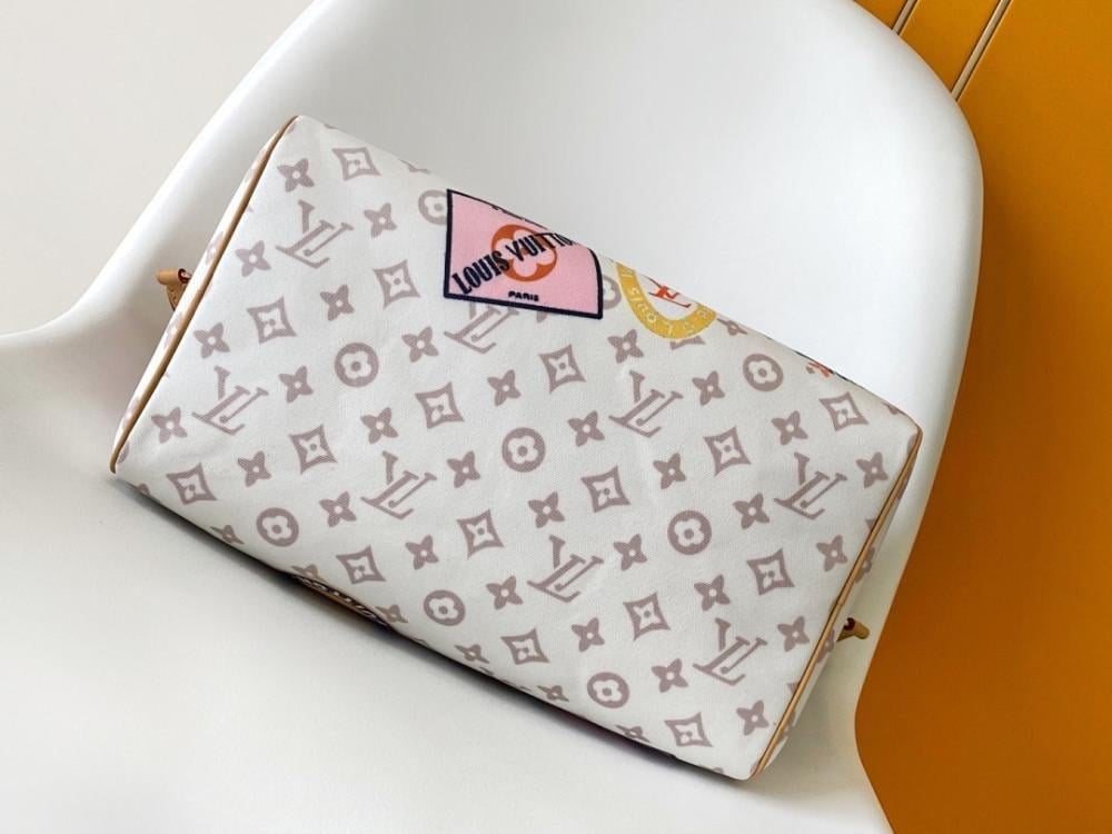 Modern Italian-Inspired Monogram Shoulder Bag 30x21x17cm