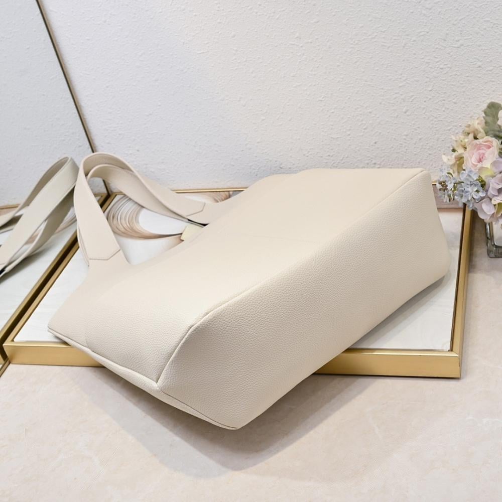 Luxury Quilted Leather Shoulder Bag 39.5x35x15cm