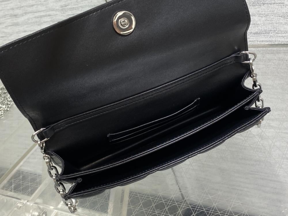 Elegant Leather Top Handle Bag Style 884141605