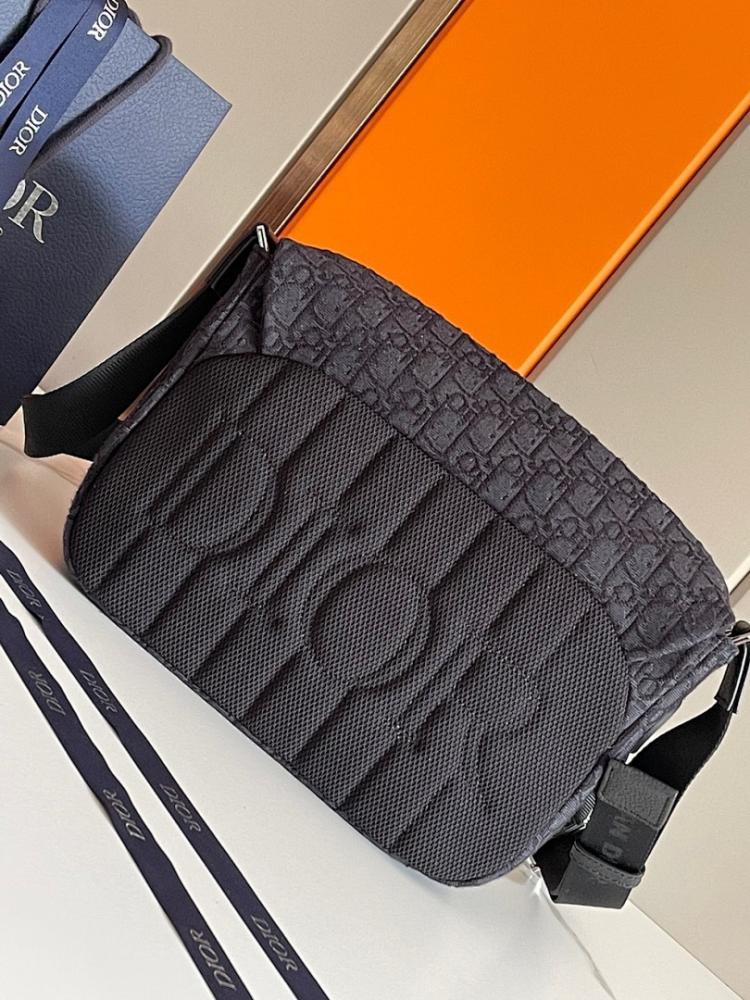 Classic Luxury Black Quilted Jacquard Shoulder Bag