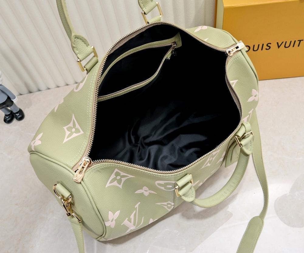 Classic Refined Leather Shoulder Bag Pink