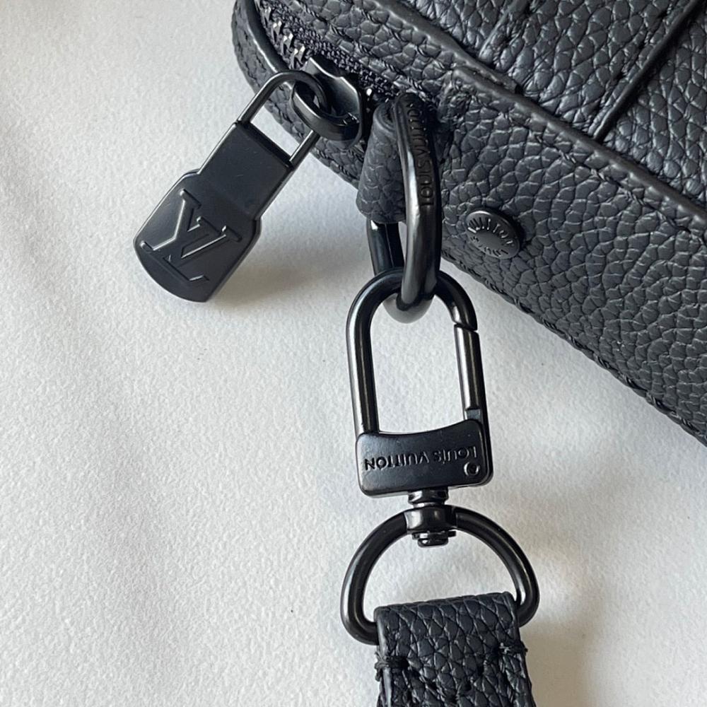 Modern Luxury Monogram Calfskin Shoulder Bag 25x18.5x7cm