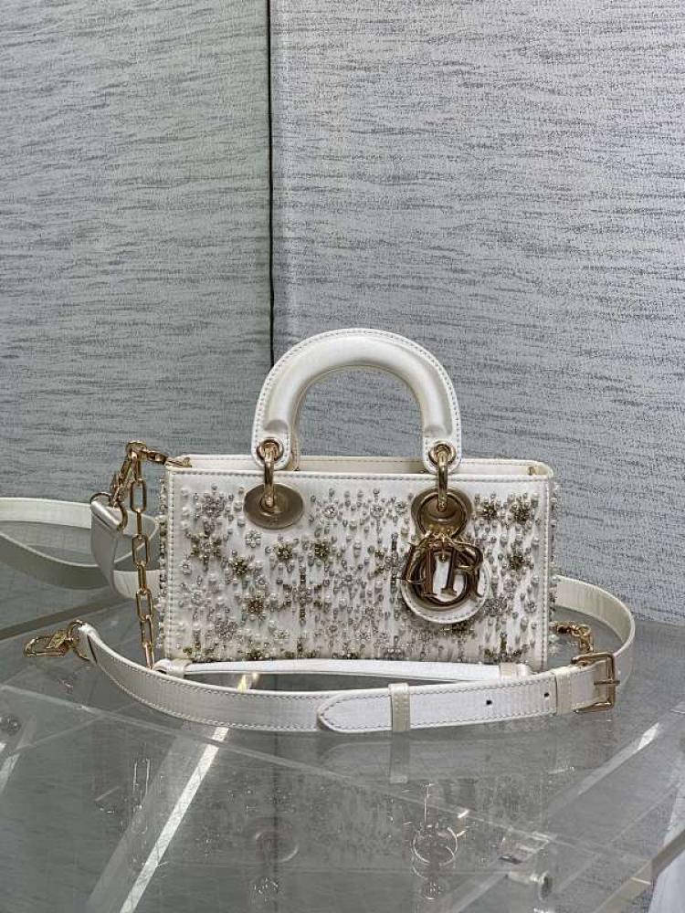 Embroidered Top Handle Bag Style 891240637