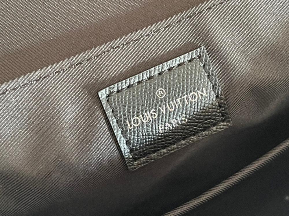Italian-Inspired Stylish Leather Shoulder Bag 26x20x7cm