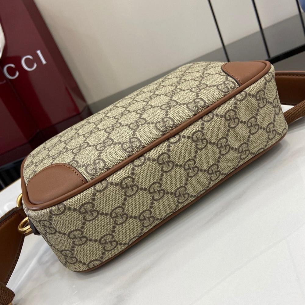 Luxury Refined Crossbody Bag 22x14x6cm