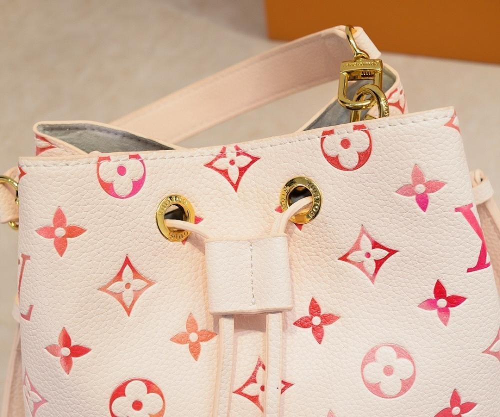 Stylish Leather Shoulder Bag