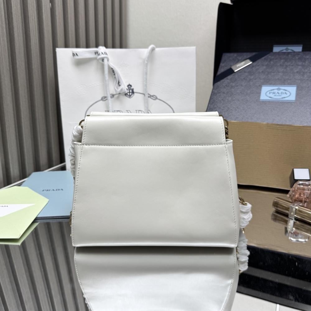 Leather Top Handle Bag Style 811453205