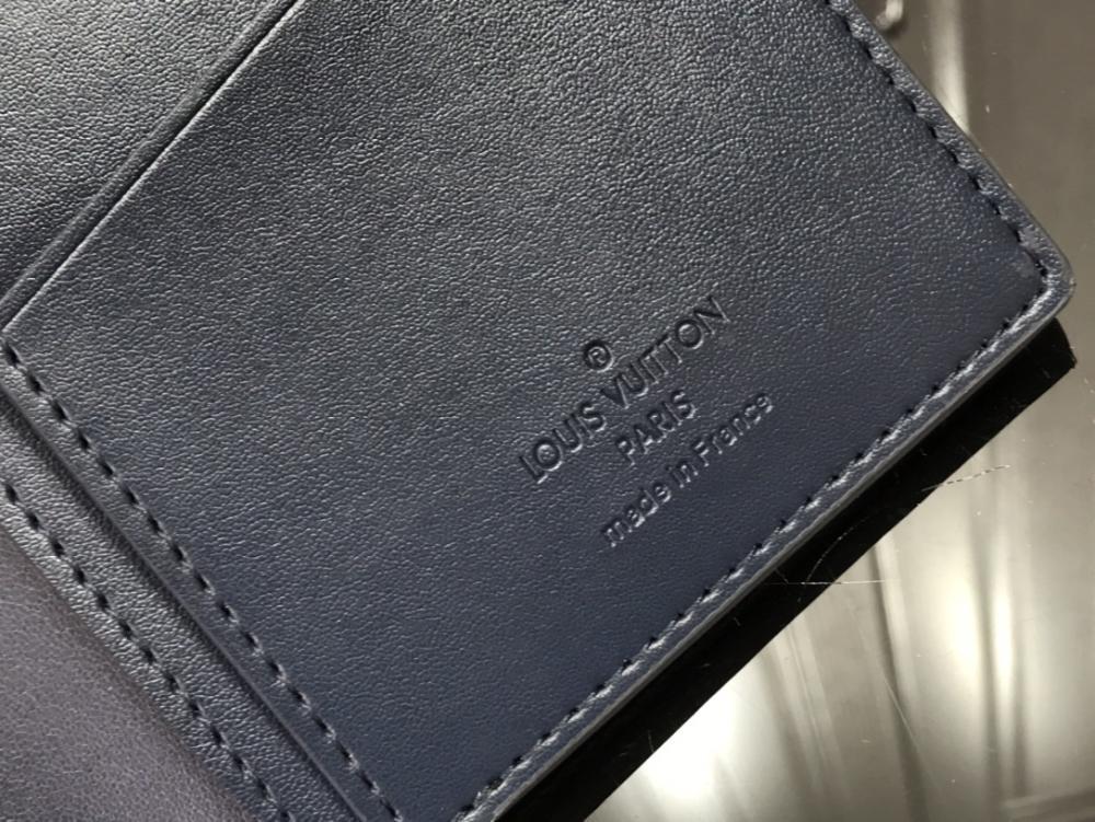 Classic Wallet Style 1001857743