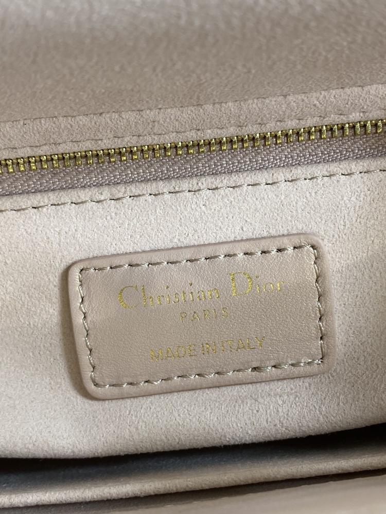 Classic Top Handle Bag Style 555905613