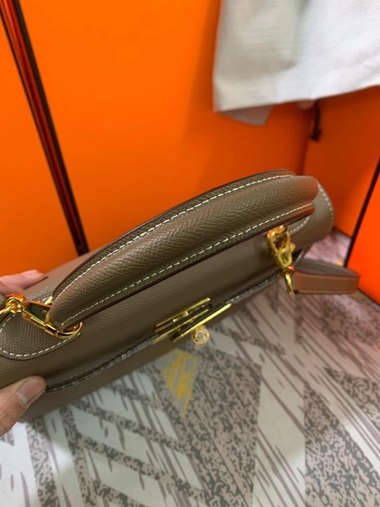 Classic Refined Leather Shoulder Bag 28x22x10cm