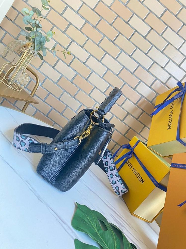 Italian-Inspired Elegant Leather Shoulder Bag