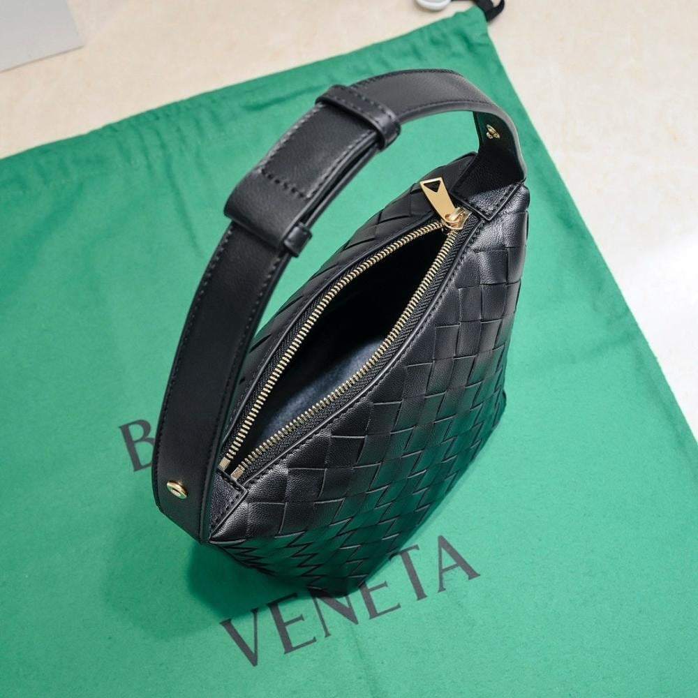 Classic Woven Top Handle Bag