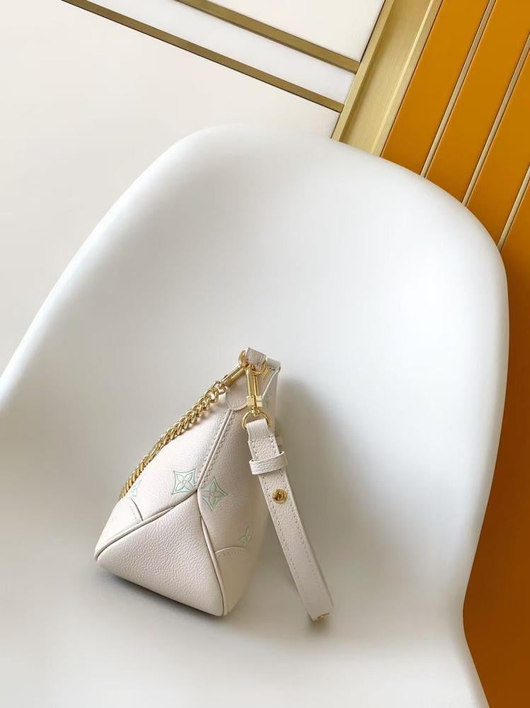 Leather Shoulder Bag Style 185521934