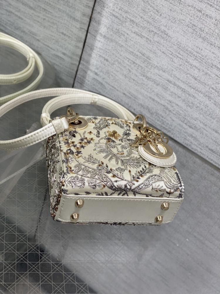 Wallet Style 476416986