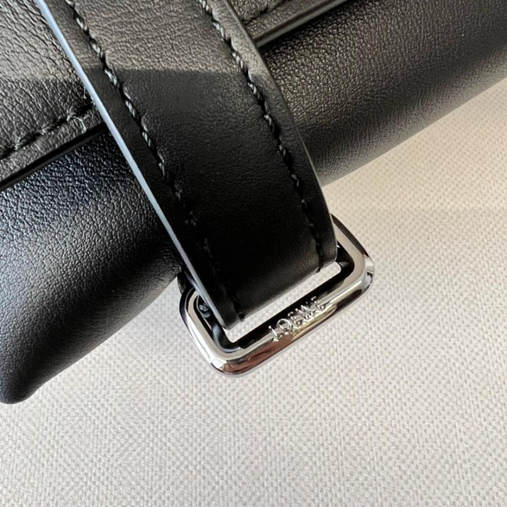 Elegant Leather Shoulder Bag 24.5x18x10.5cm