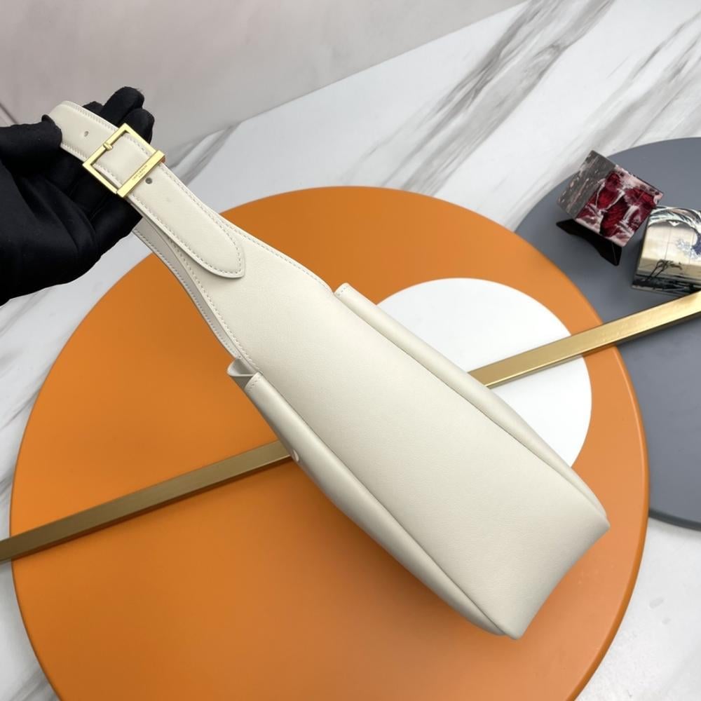 Classic Leather Shoulder Bag Style 1581393920