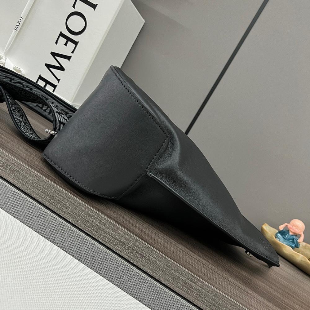 Classic Luxury Calfskin Shoulder Bag 17.5x34x13cm