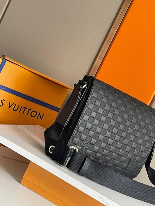 Modern Luxury Leather Shoulder Bag 26x20x7cm