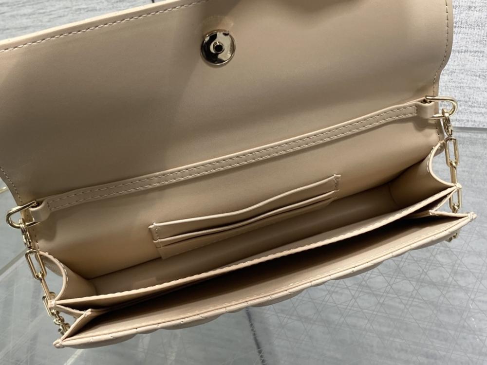 Leather Wallet Style 1562982374