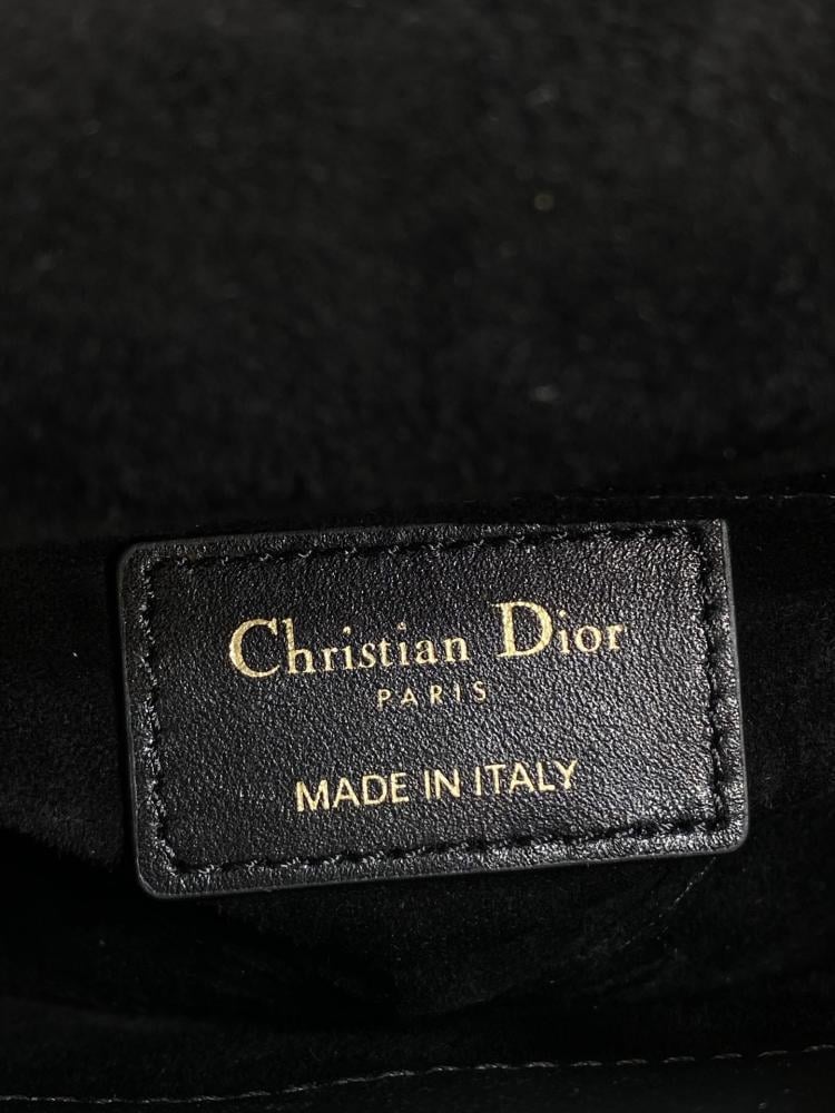 Embroidered Wallet Style 46067487