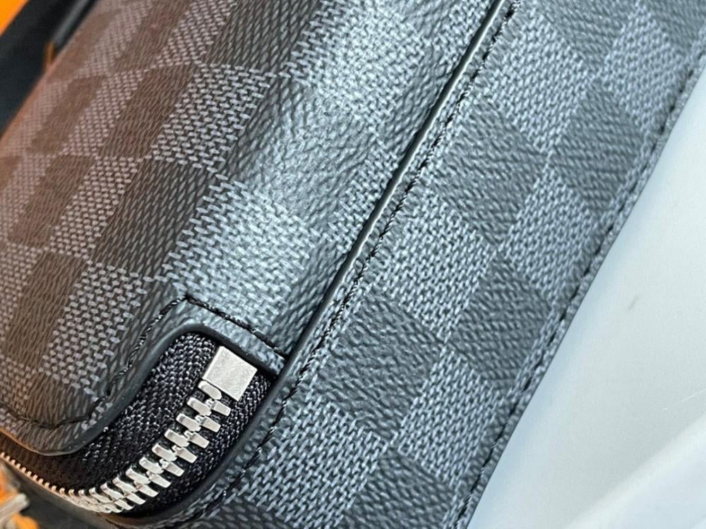 Modern Luxury Leather Shoulder Bag 18.5x11x6.5cm