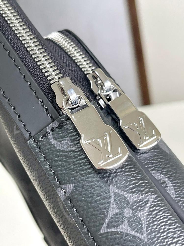 Elegant Canvas Shoulder Bag
