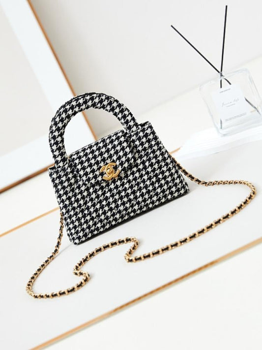 Alma Leather Shoulder Bag