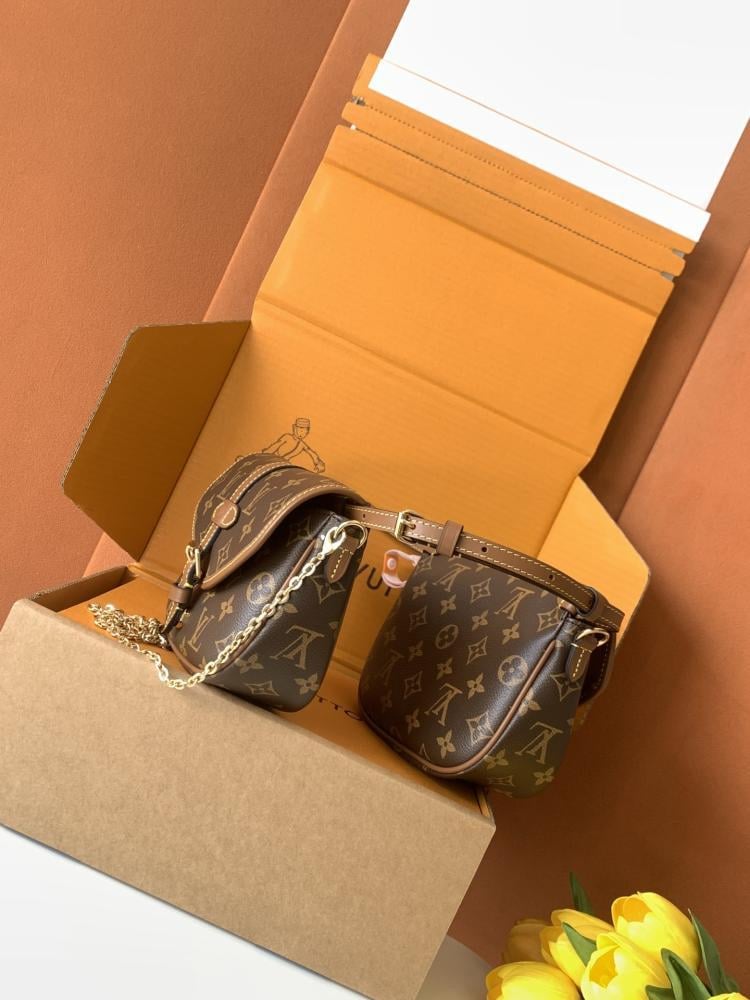 Top Handle Bag Style 374511411