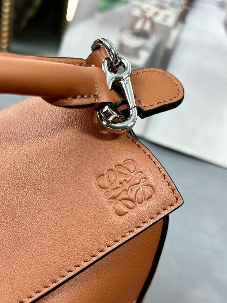 Stylish Leather Crossbody Bag 18x8x12.5cm