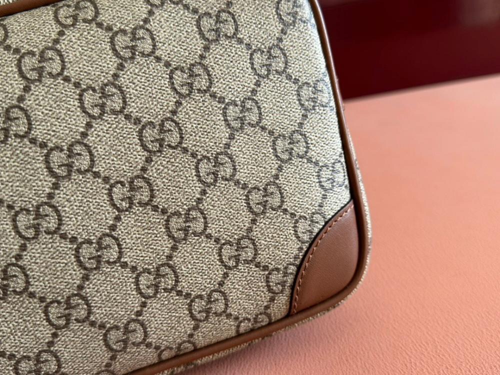 Classic Refined Crossbody Bag 22x14x6cm