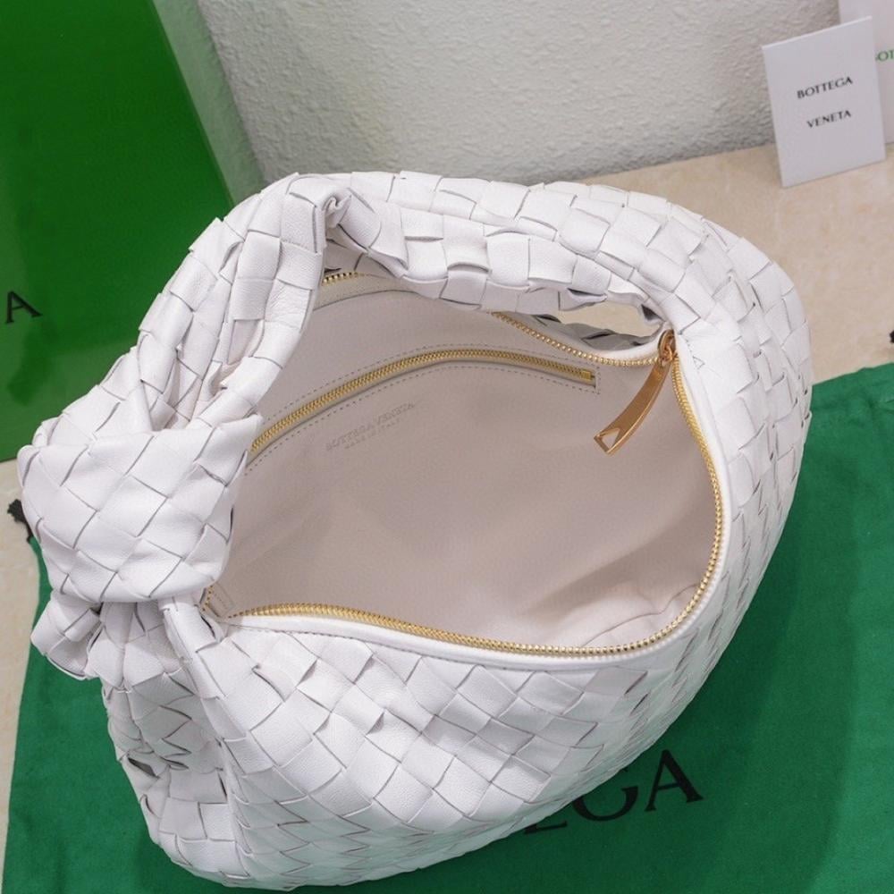 Classic Italian-Inspired Woven Lambskin Shoulder Bag