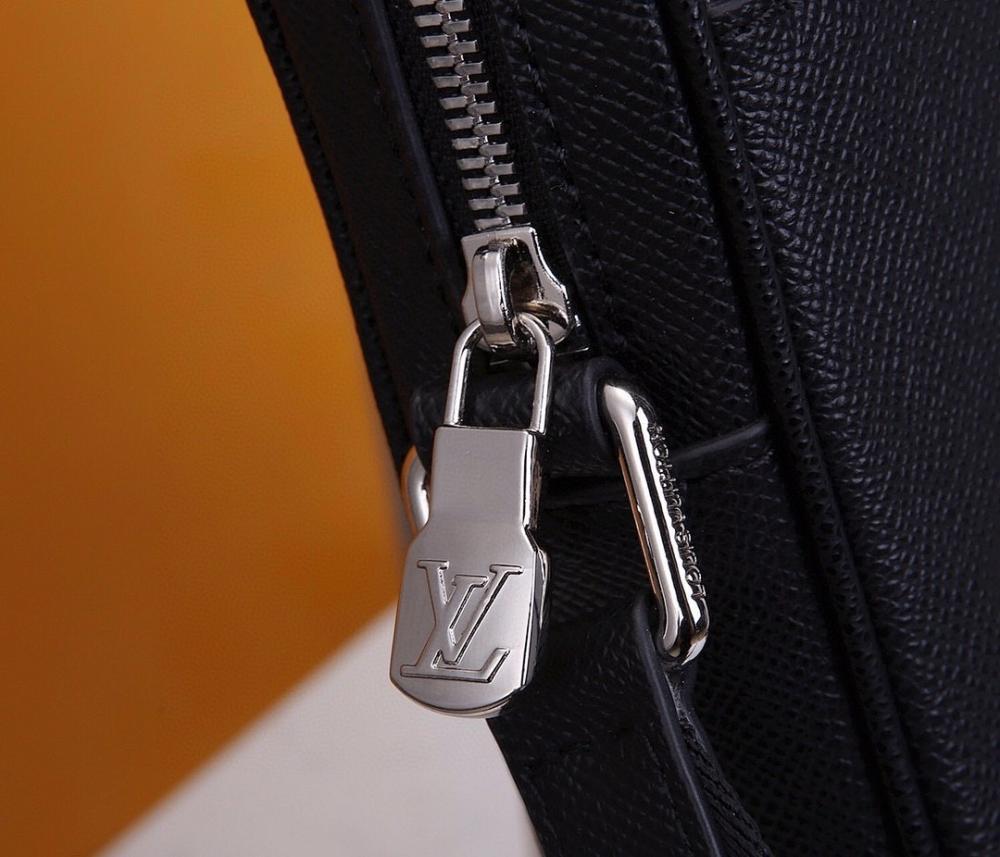 Stylish Premium Leather Shoulder Bag 21x25x4cm