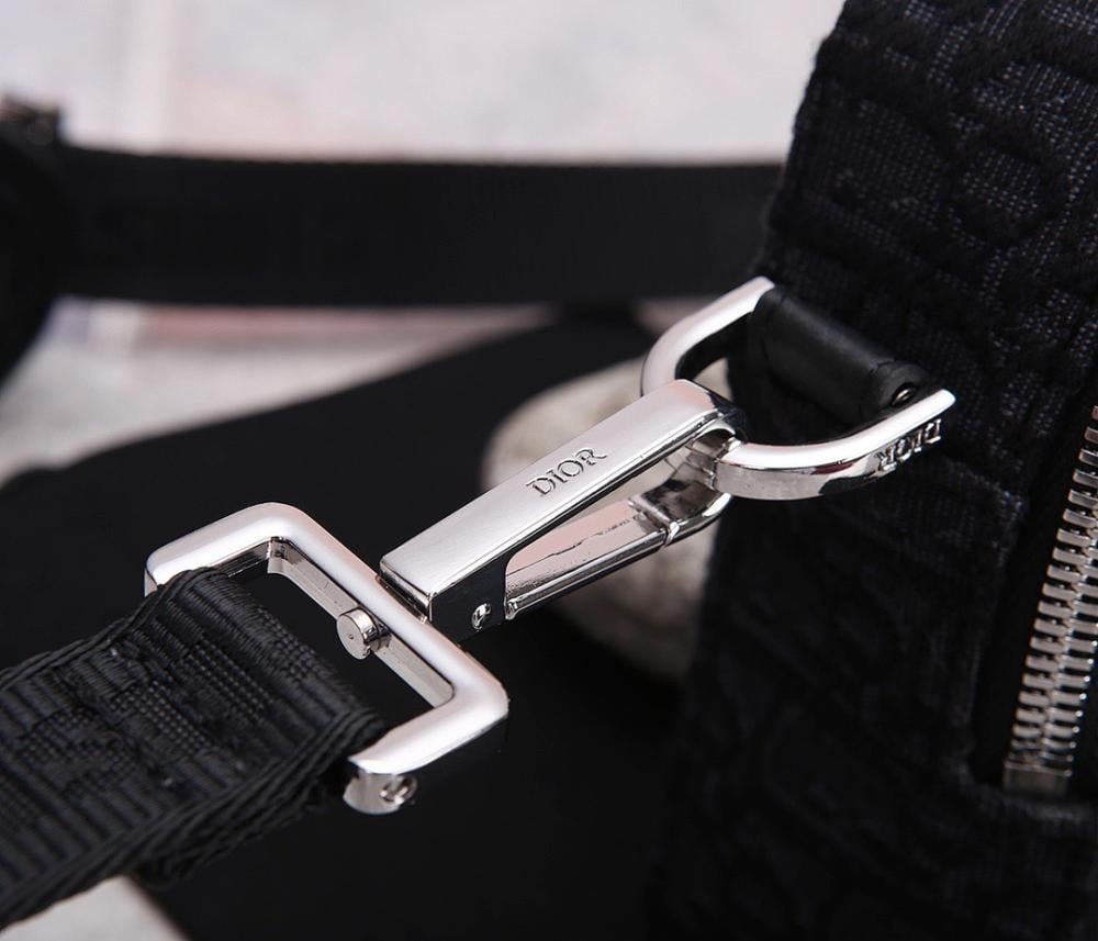 Modern Luxury Monogram Leather Top Handle Bag 22x15x5cm