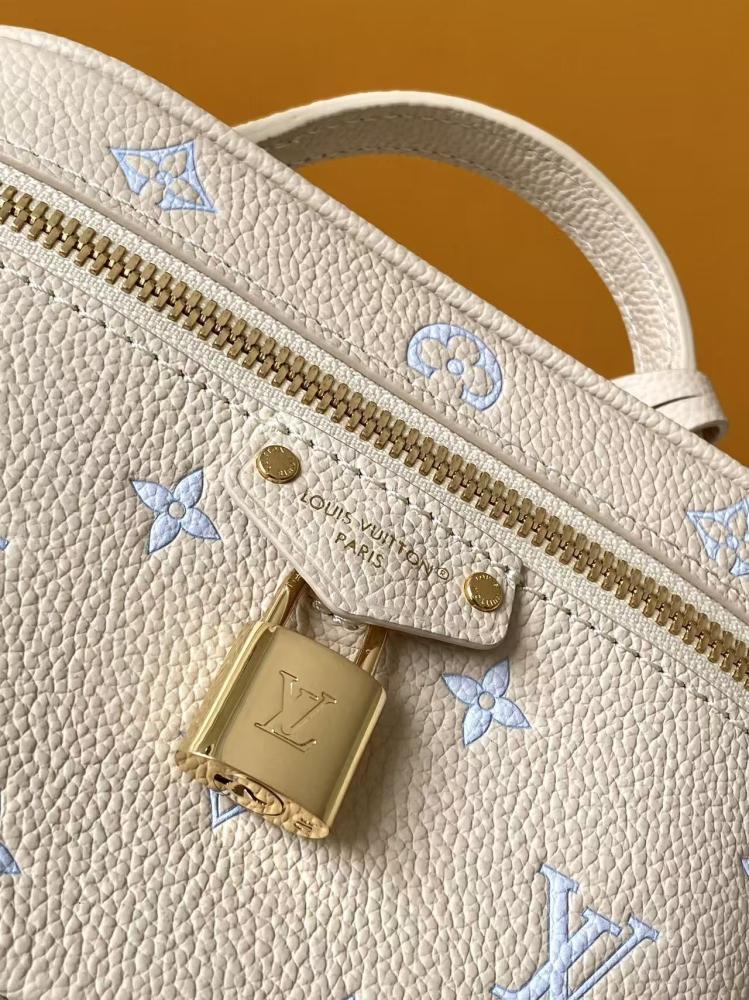 Elegant Wallet Style 1086109519