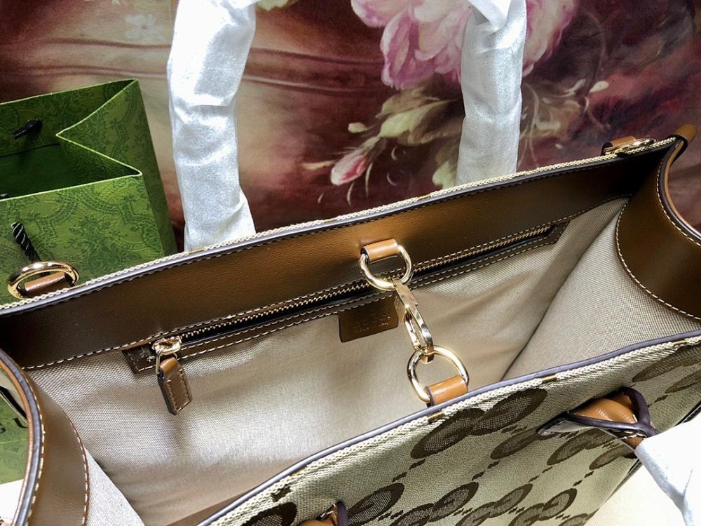 Luxury Refined Shoulder Bag 31x26x14cm