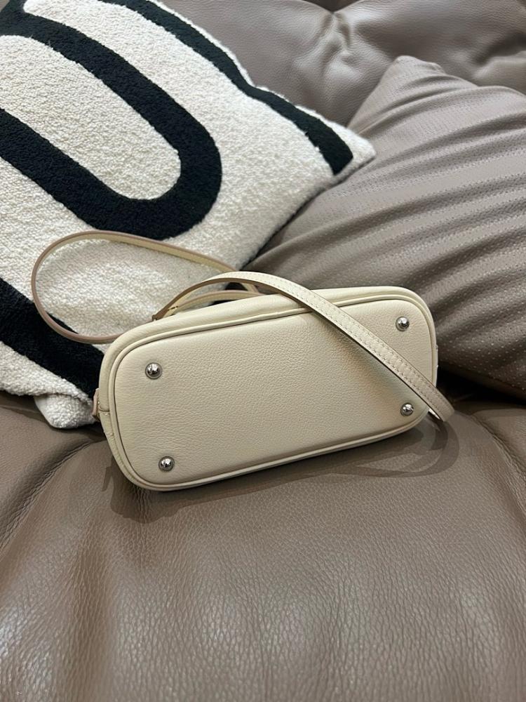 Elegant Stylish Leather Top Handle Bag 19x14x8cm