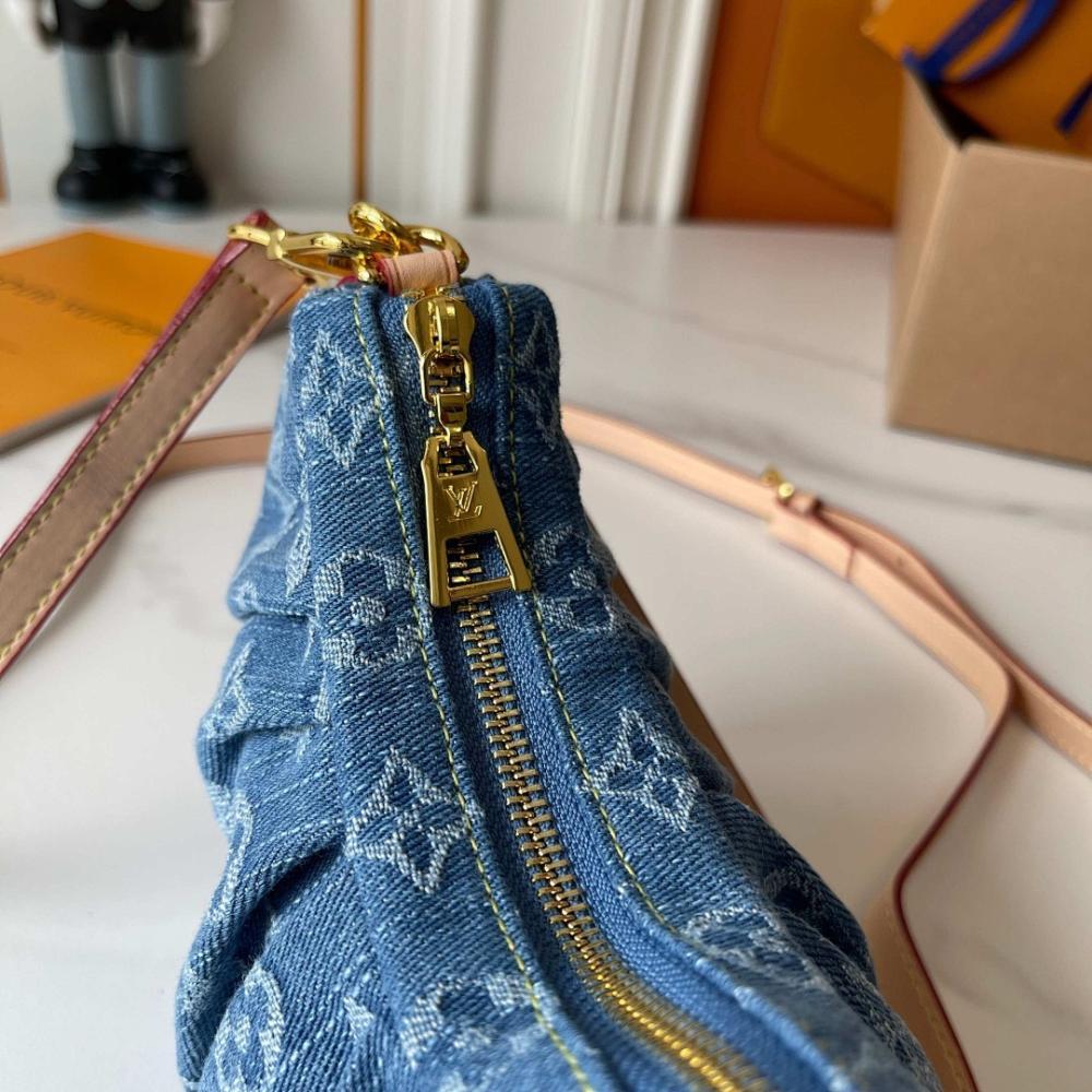 The Pouch Monogram Leather Top Handle Bag 21x15x7cm