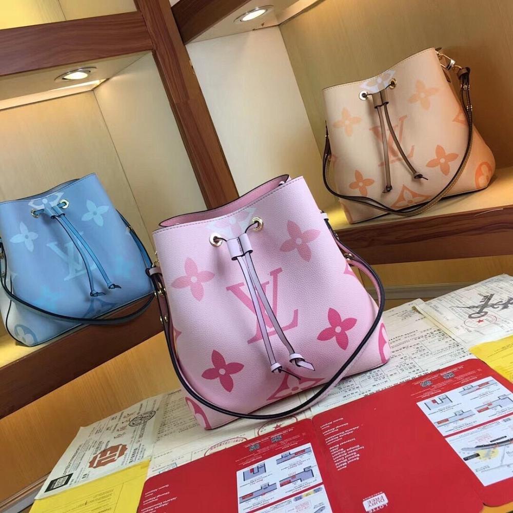 Modern Leather Shoulder Bag 20x20x13cm