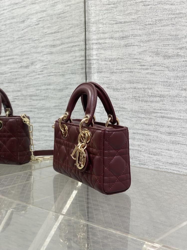 Classic Top Handle Bag Style 1090978328