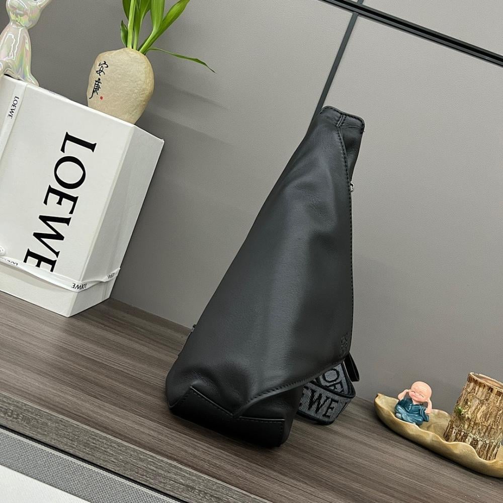 Classic Luxury Calfskin Shoulder Bag 17.5x34x13cm