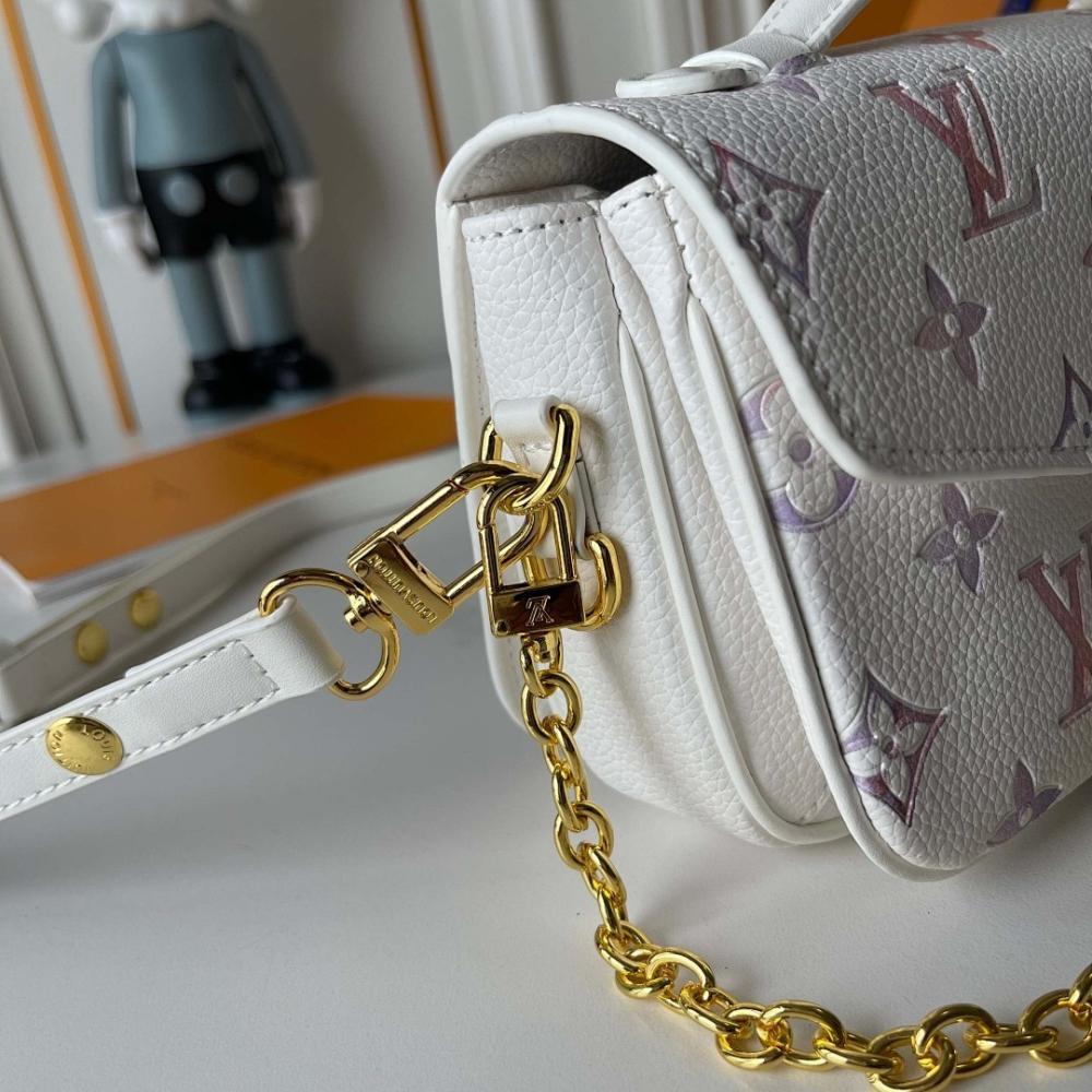 Modern Monogram Shoulder Bag 21.5x13.5x6cm