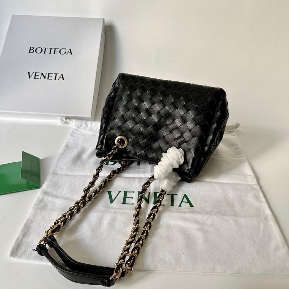 Elegant Stylish Shoulder Bag 21x16.5x17cm