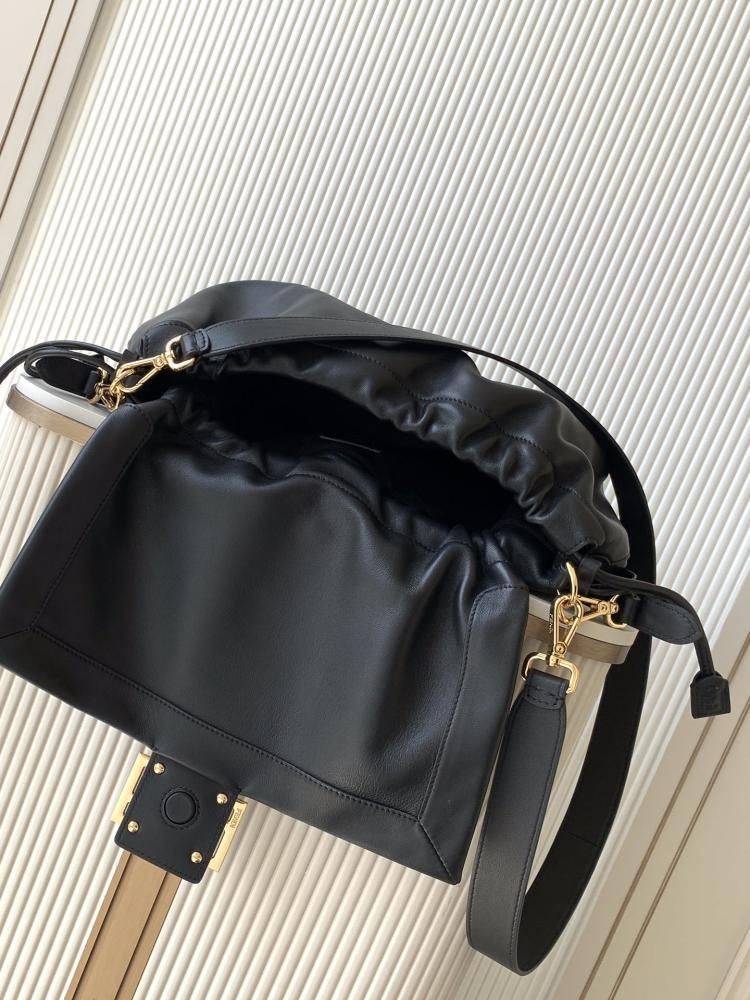 Classic Shoulder Bag Style 1573311607