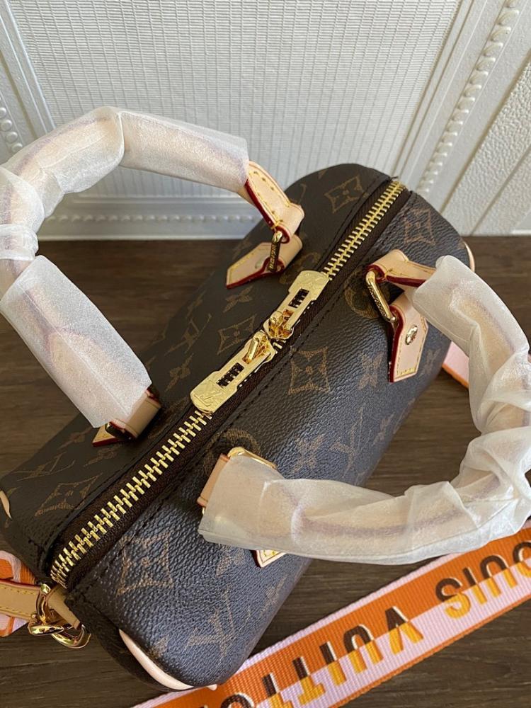 Modern Luxury Shoulder Bag 20x13.5x11.5cm