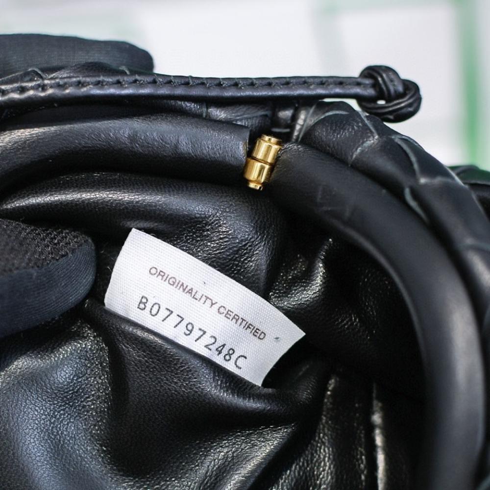 Classic Top Handle Bag Style 48130345