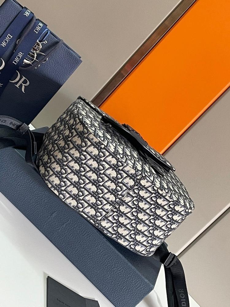 Modern Elegant Top Handle Bag
