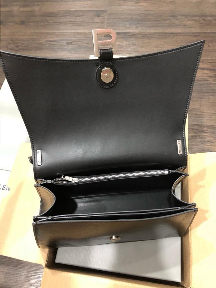 Stylish Calfskin Shoulder Bag 25x15x9.5cm