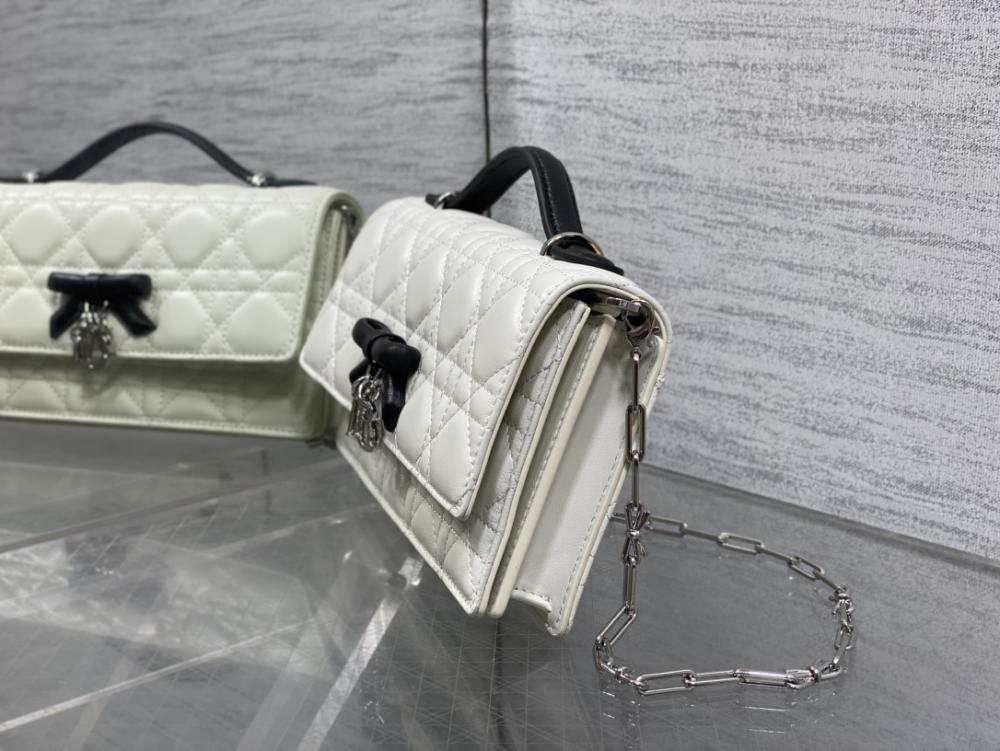 Wallet Style 787896039