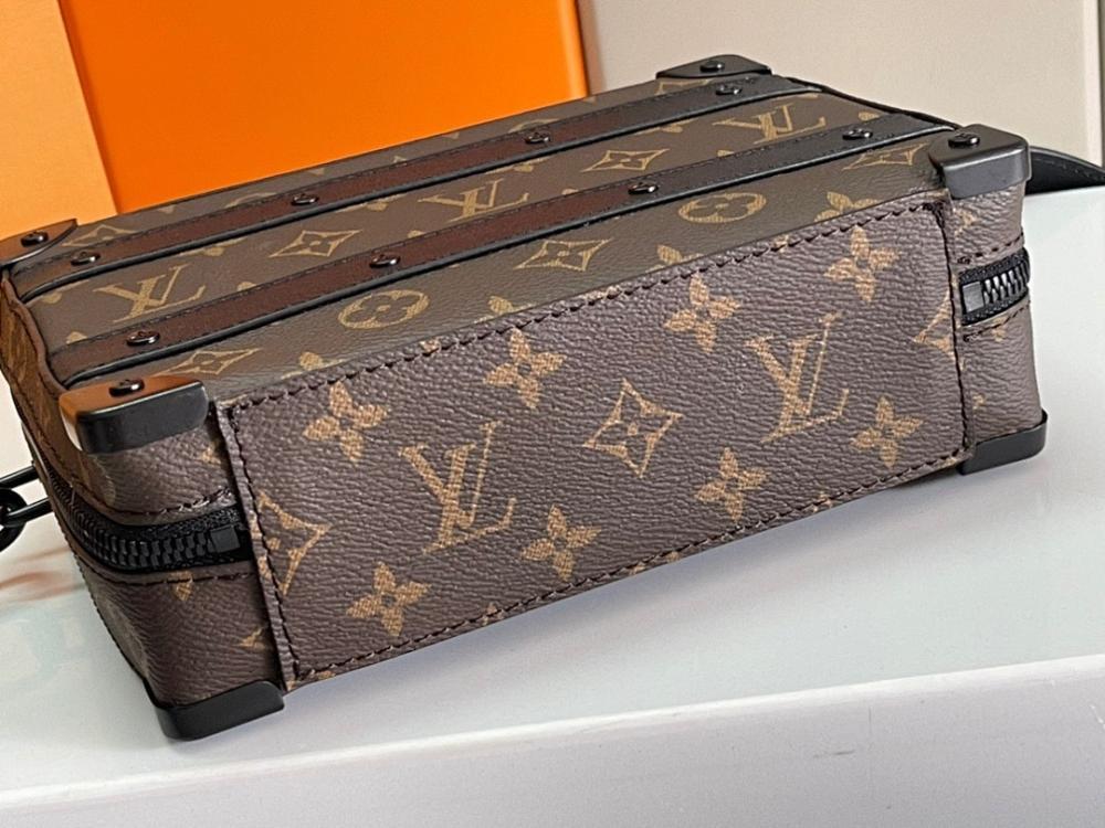 Modern Stylish Monogram Leather Shoulder Bag 21.5x15x7cm