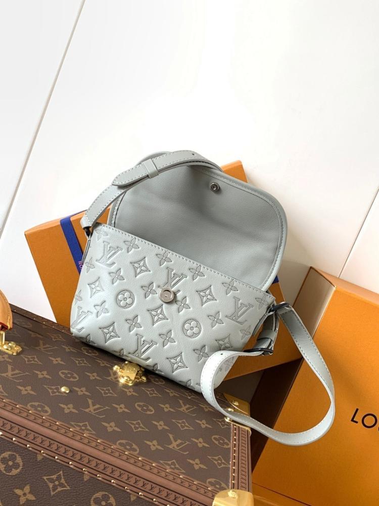 Modern Luxury Monogram Leather Shoulder Bag 22.5x16x5cm